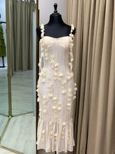 Cargar imagen en el visor de la galería, Vestido Cream

