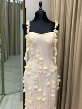 Cargar imagen en el visor de la galería, Vestido Cream
