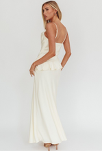 Cargar imagen en el visor de la galería, Vestido Cream
