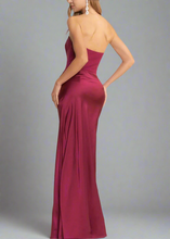 Cargar imagen en el visor de la galería, Vestido Magenta
