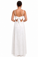 Cargar imagen en el visor de la galería, Vestido Blanco
