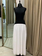 Cargar imagen en el visor de la galería, Vestido Black and White
