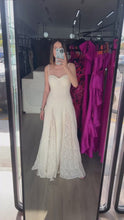 Cargar y reproducir el video en el visor de la galería, Vestido Ivory
